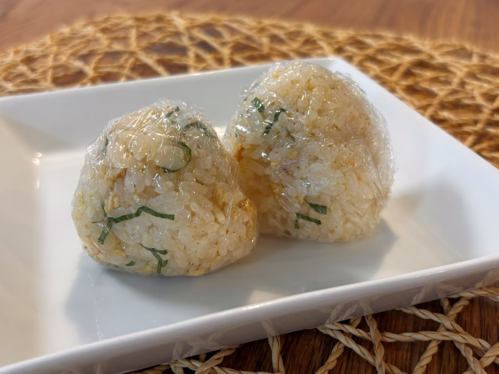 そぼろと青じそのおにぎり