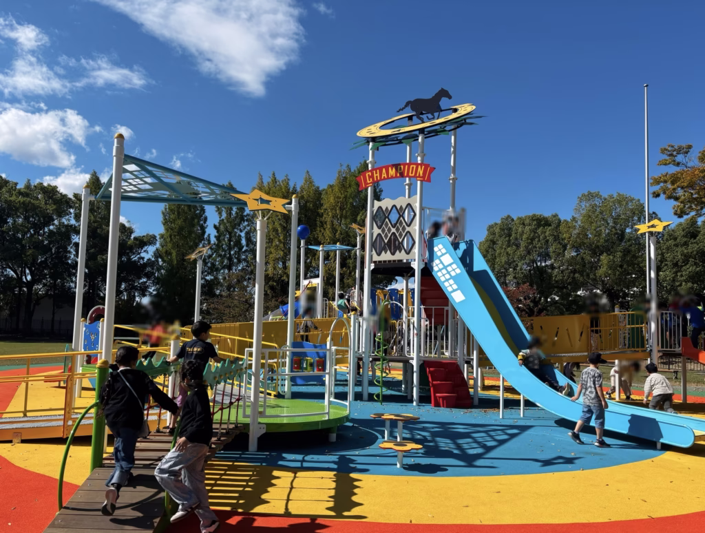 京都競馬場の大型遊具